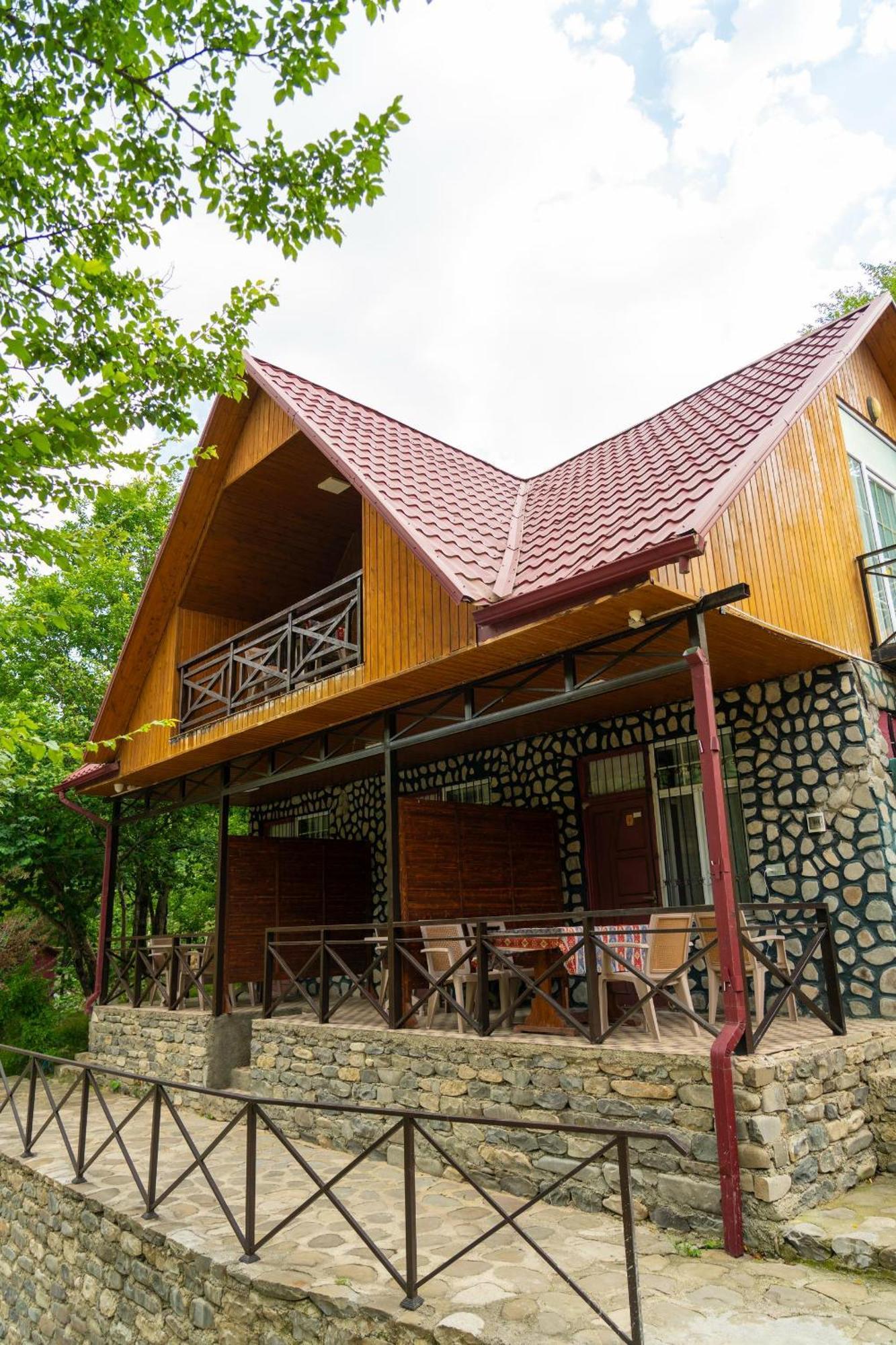 Quba Ugur Hotel Exterior photo
